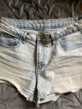 No Boundaries Light Wash Denim Cutoff Shorts